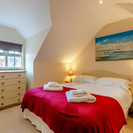 3 Bed In Whitby Oc-W088 *