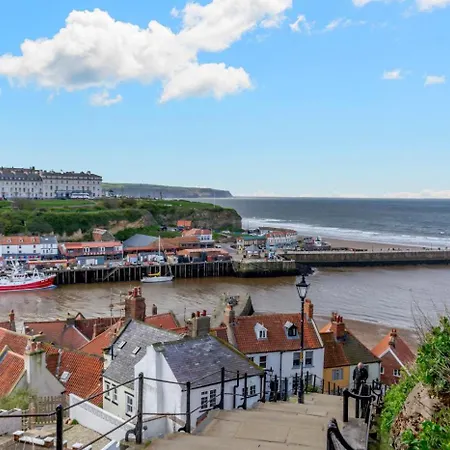 3 Bed In Whitby Oc-W088 *